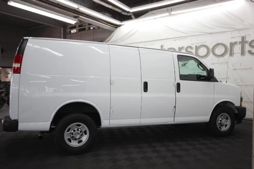 2018 Chevrolet Express 2500 Work Van photo 1
