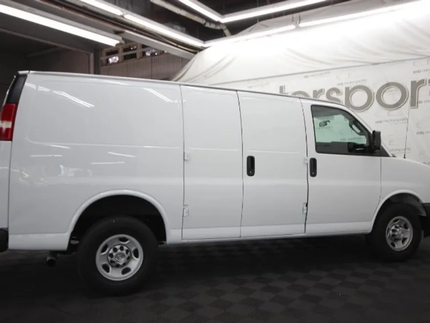 2018 Chevrolet Express 2500 Work Van photo 1