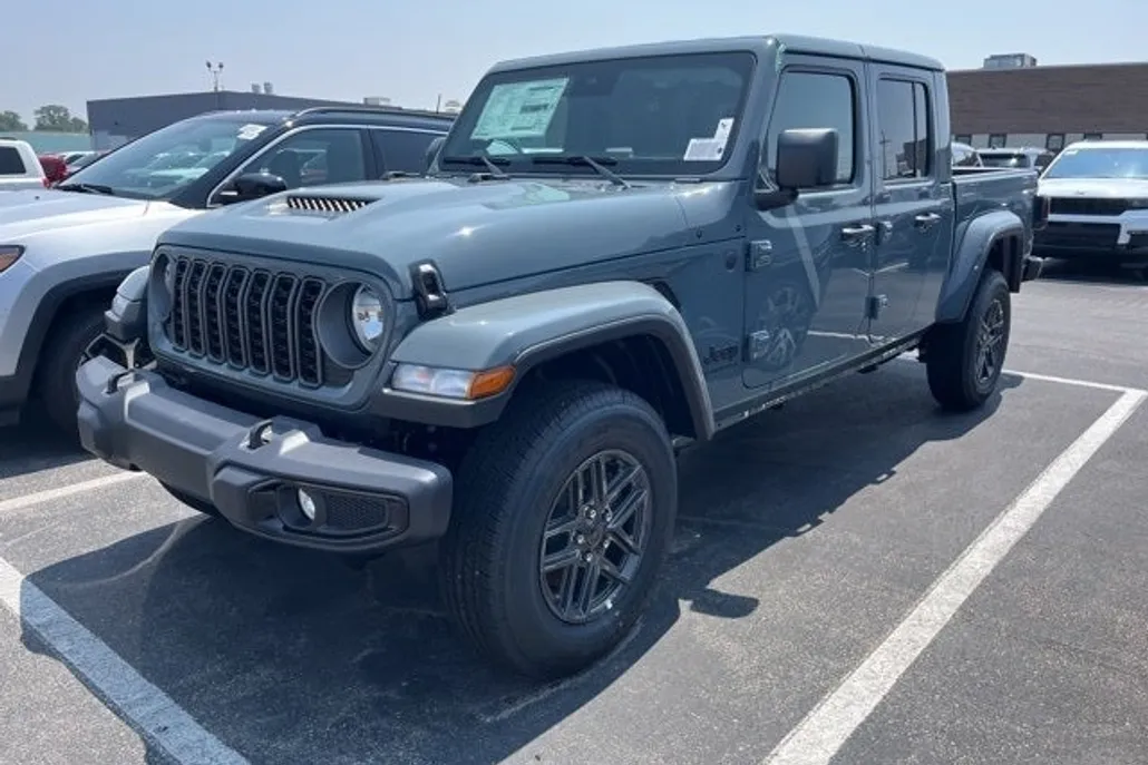 2025 Jeep Gladiator Sport S photo 1
