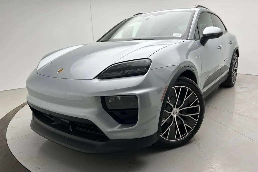2025 Porsche Macan Electric photo 1