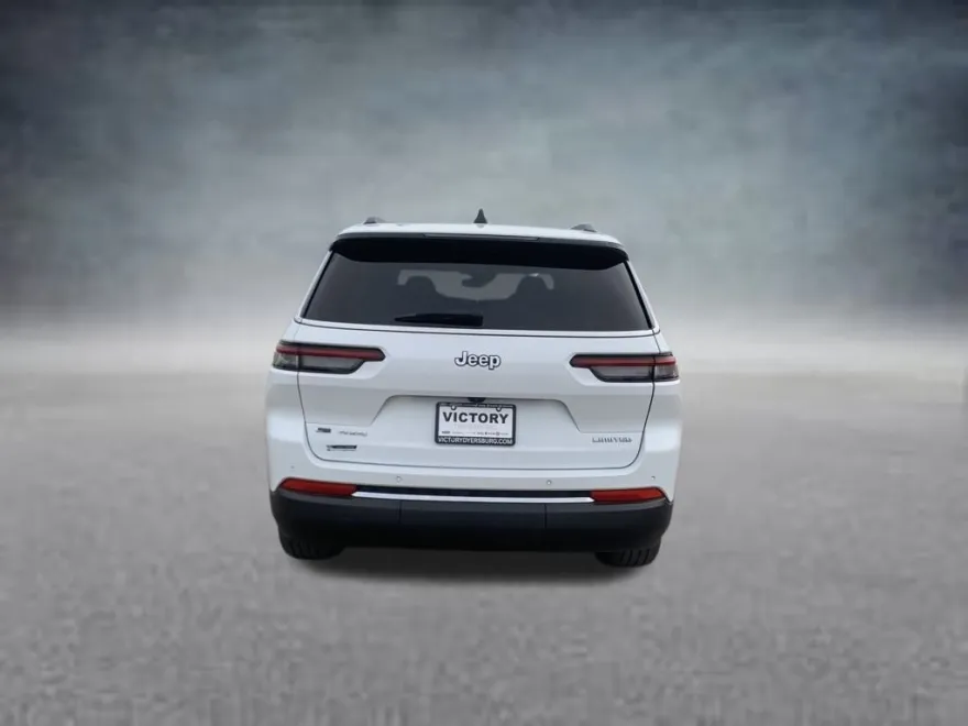 2022 Jeep Grand Cherokee Limited photo 1