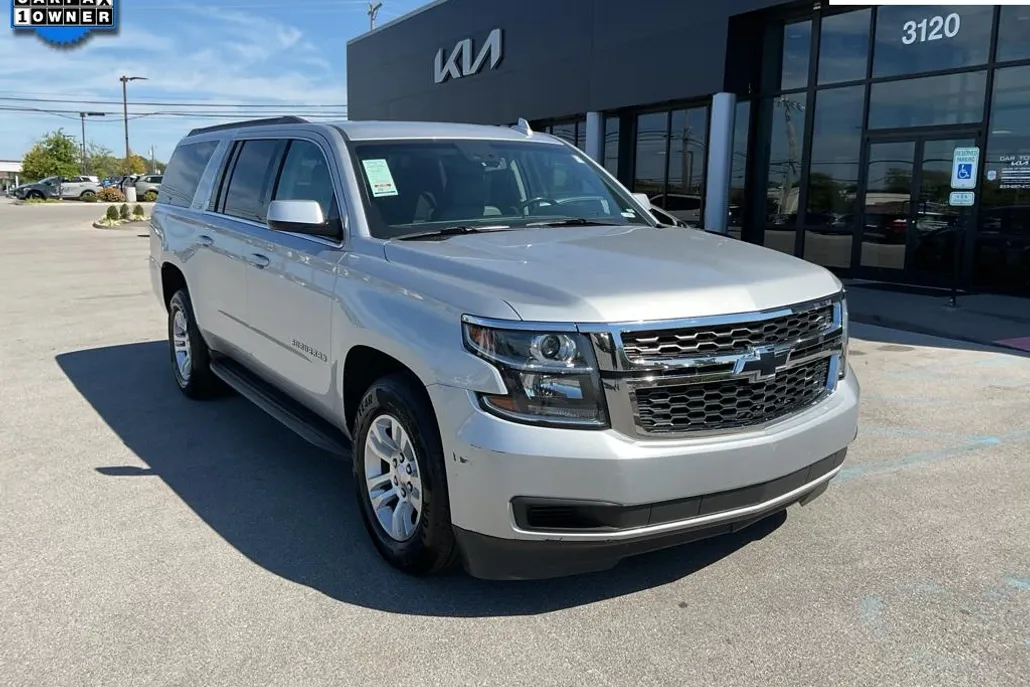 2018 Chevrolet Suburban 1500 LT photo 1
