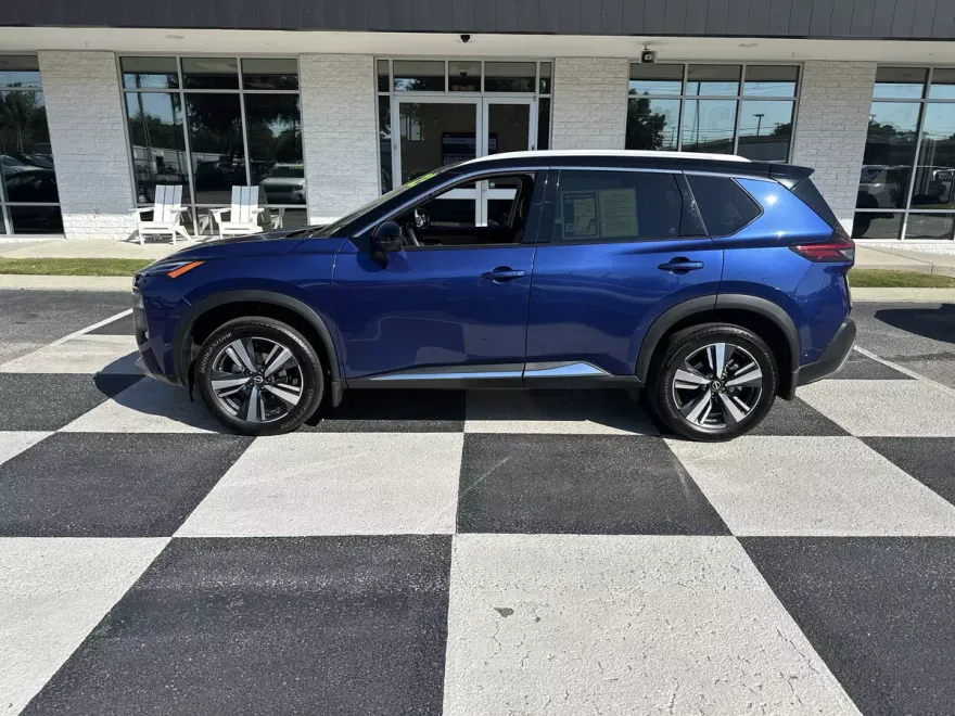 2023 Nissan Rogue Platinum photo 1