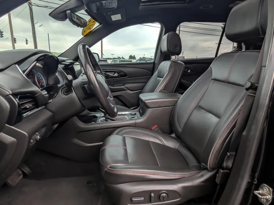 2022 Chevrolet Traverse RS photo 1