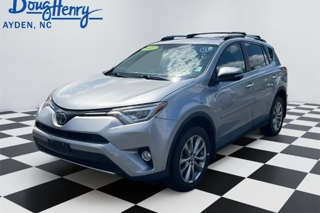 2017 Toyota RAV4 Limited photo 1