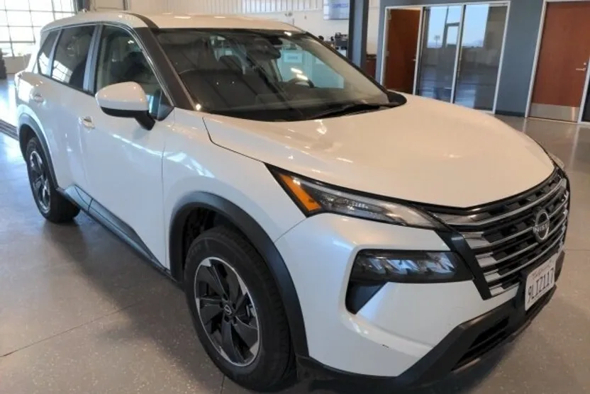 2024 Nissan Rogue SV photo 1