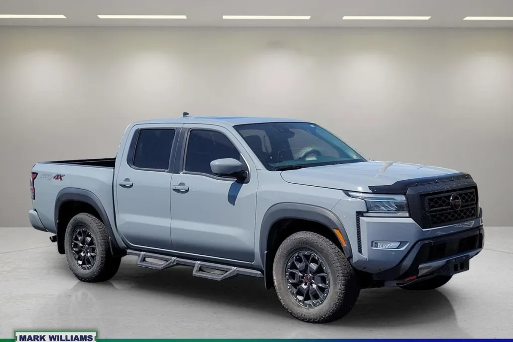 2023 Nissan Frontier PRO-4X photo 1