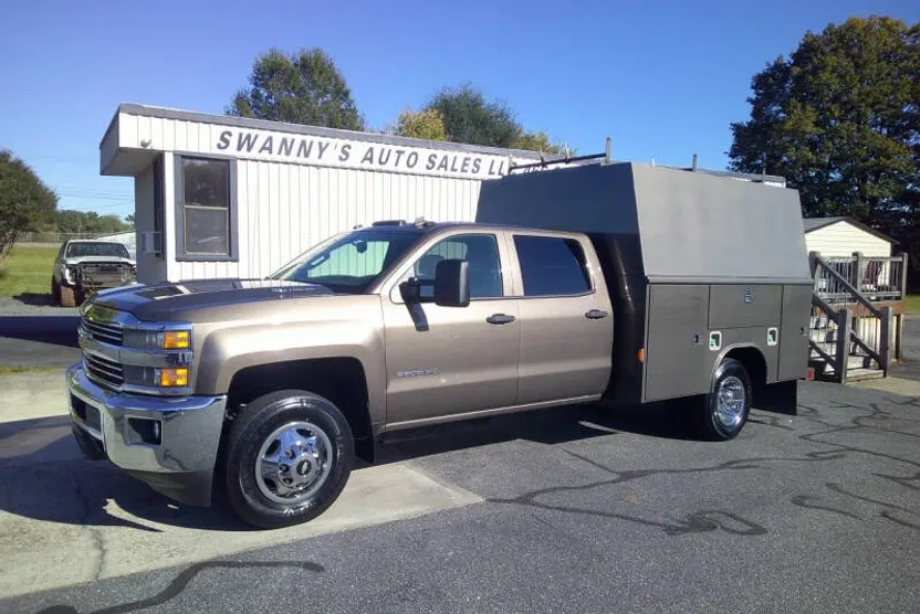 2015 Chevrolet Silverado 3500HD LT photo 1