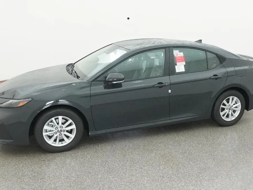 2025 Toyota Camry LE photo 1