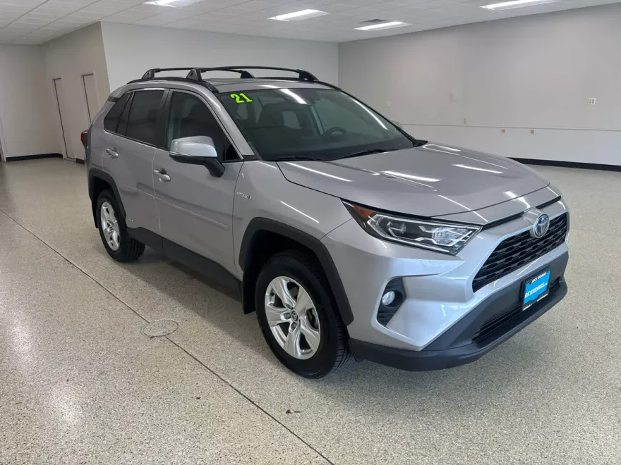 2021 Toyota RAV4 Hybrid XLE photo 1