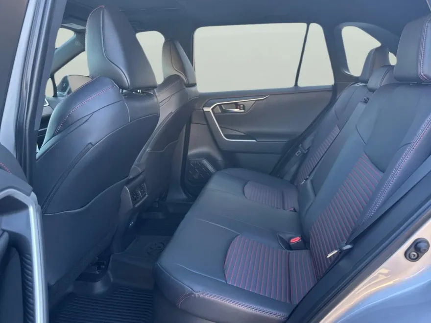 2025 Toyota RAV4 Hybrid XSE photo 1