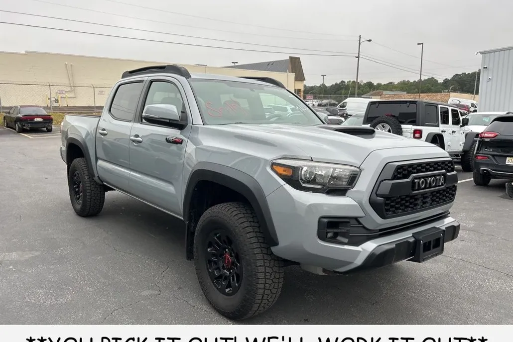 2017 Toyota Tacoma TRD Pro V6 photo 1