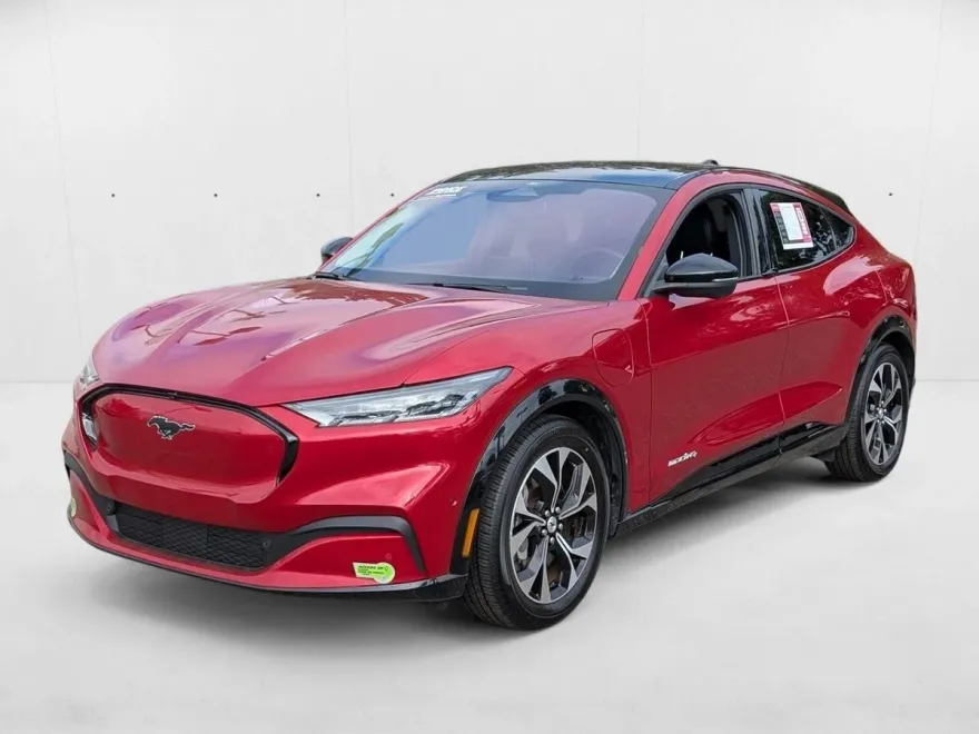 2022 Ford Mustang Mach-E Premium photo 1