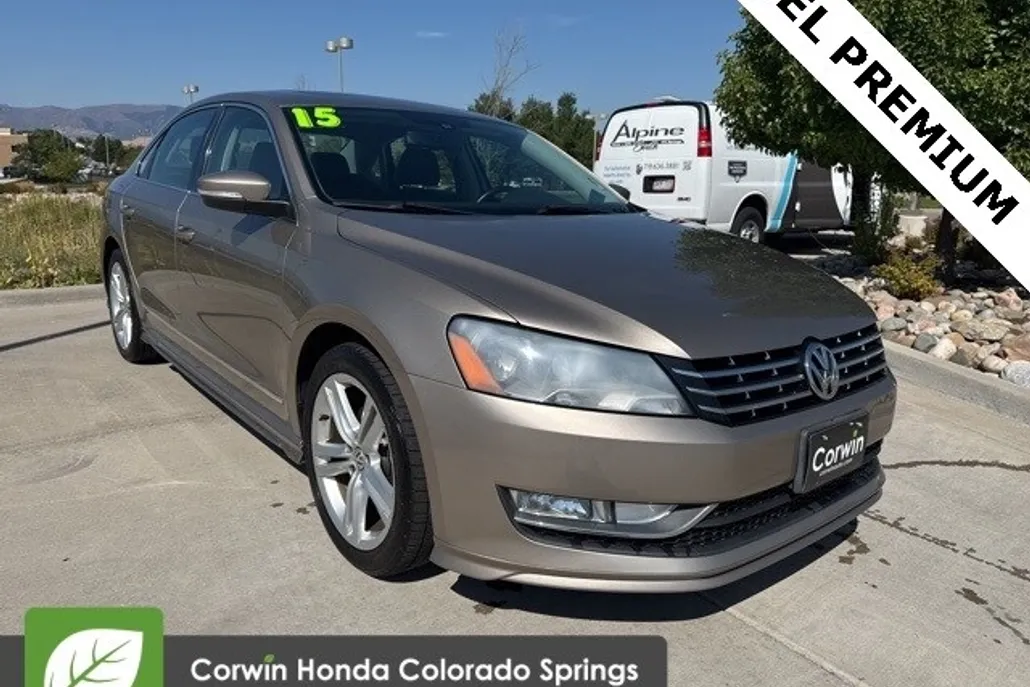 2015 Volkswagen Passat V6 SEL Premium photo 1