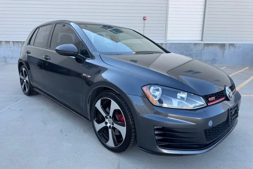 2016 Volkswagen Golf GTI SE photo 1