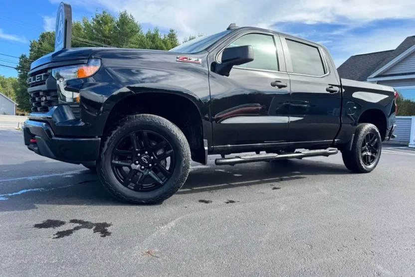 2023 Chevrolet Silverado 1500 Custom Trail Boss photo 1