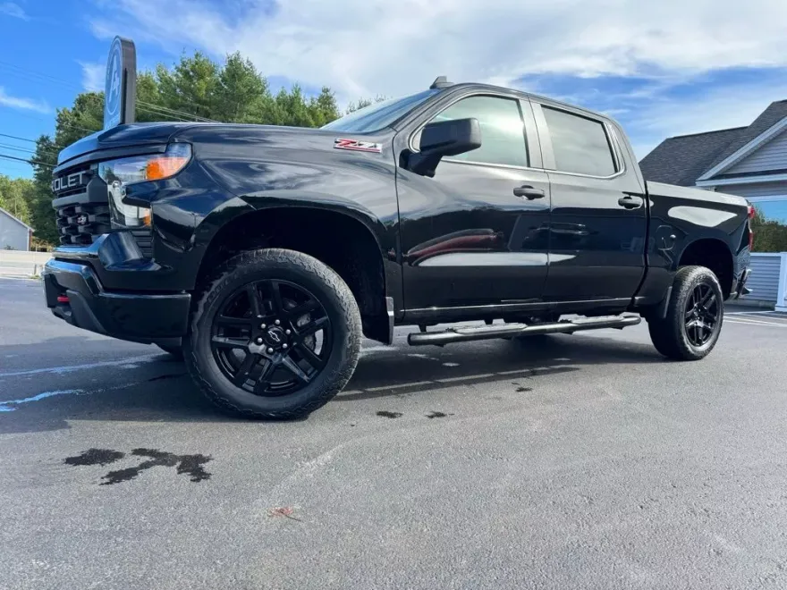 2023 Chevrolet Silverado 1500 Custom Trail Boss photo 1