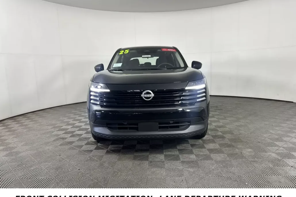 2025 Nissan Kicks S photo 1