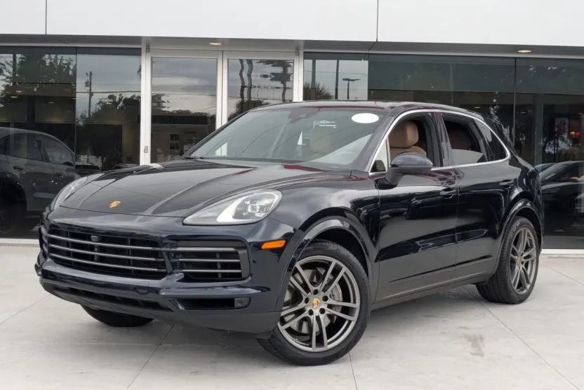 2023 Porsche Cayenne Base photo 1