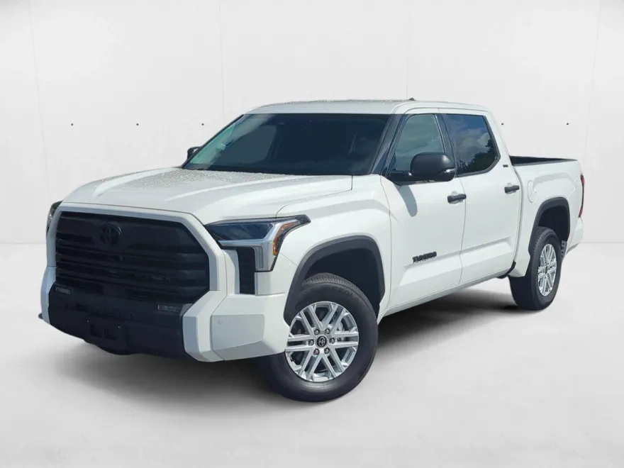 2023 Toyota Tundra SR5 CrewMax photo 1