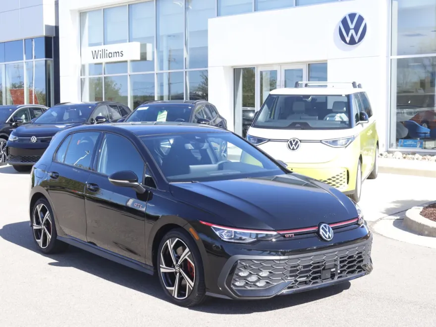 2025 Volkswagen Golf GTI SE photo 1