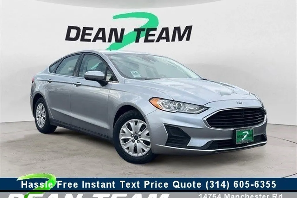 2020 Ford Fusion S photo 1