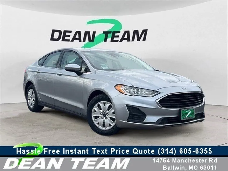 2020 Ford Fusion S photo 1