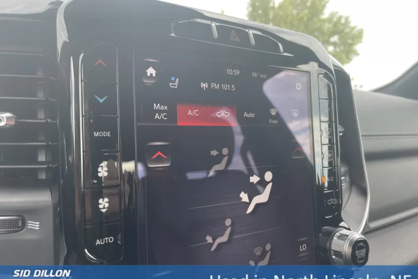 2019 Ram 1500 Laramie photo 1