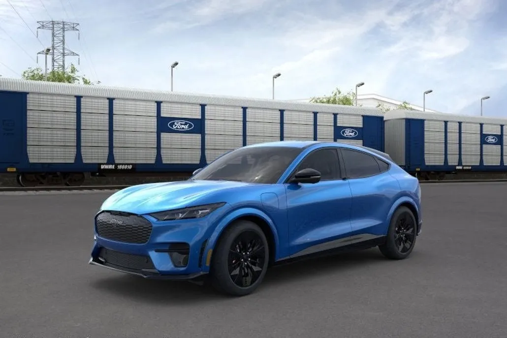 2025 Ford Mustang Mach-E GT photo 1
