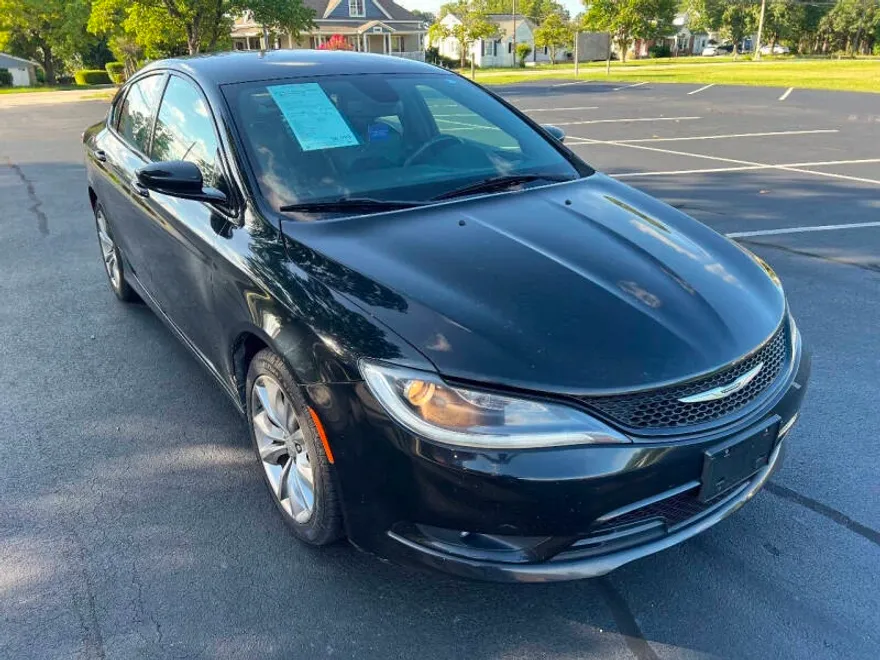 2015 Chrysler 200 S photo 1