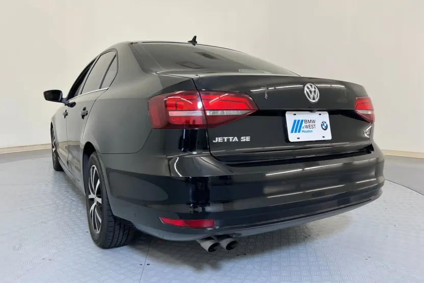 2017 Volkswagen Jetta 1.4T SE photo 1