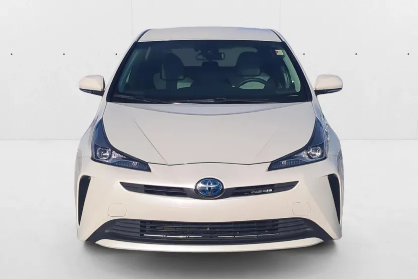2020 Toyota Prius L Eco photo 1