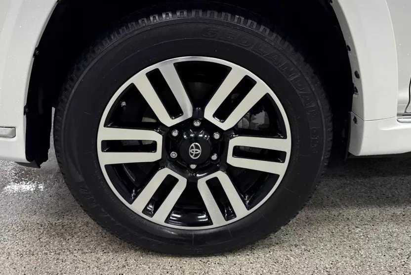 2021 Toyota 4Runner Limited photo 1