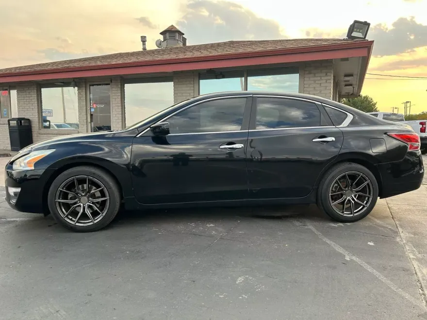 2014 Nissan Altima 2.5 S photo 1