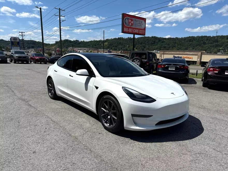 2022 Tesla Model 3 Standard Range photo 1
