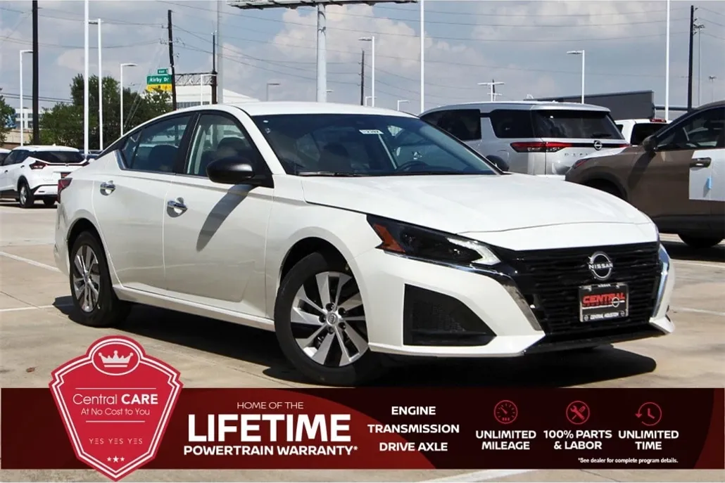 2025 Nissan Altima S photo 1