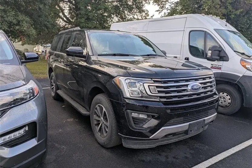 2018 Ford Expedition XLT photo 1