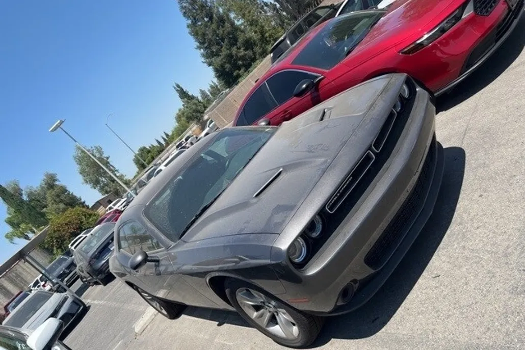 2022 Dodge Challenger SXT photo 1