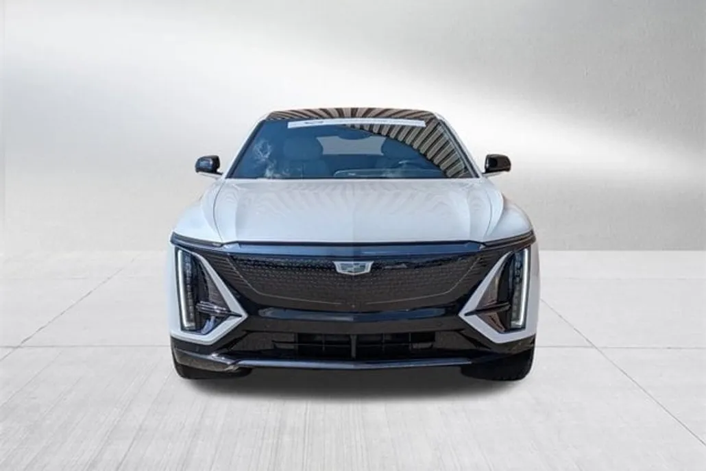 2024 Cadillac Lyriq Sport photo 1
