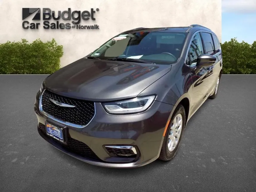 2022 Chrysler Pacifica Touring L photo 1