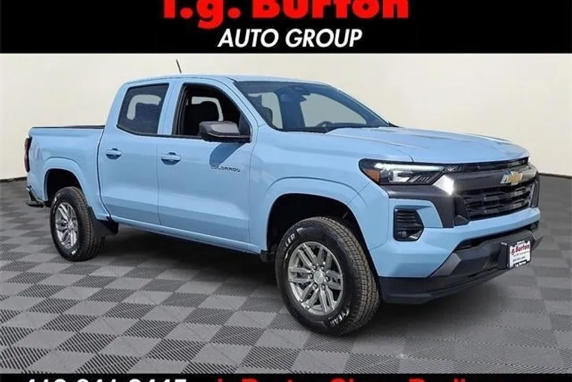 2025 Chevrolet Colorado Work Truck LT photo 1