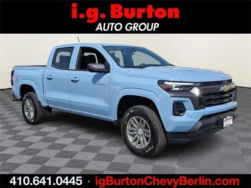 2025 Chevrolet Colorado Work Truck LT photo 1
