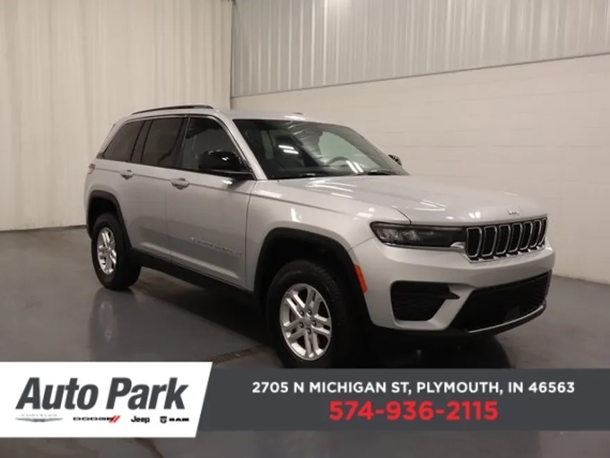 2025 Jeep Grand Cherokee Laredo photo 1