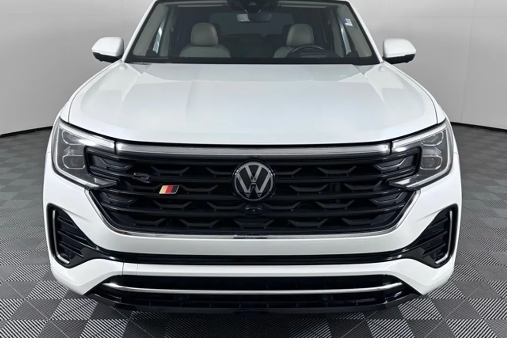 2024 Volkswagen Atlas SEL Premium R-Line photo 1