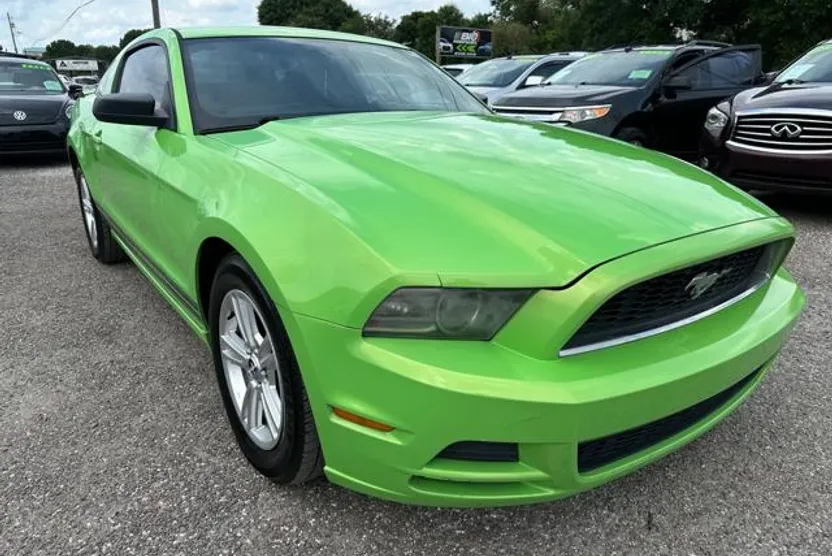 2013 Ford Mustang Base photo 1