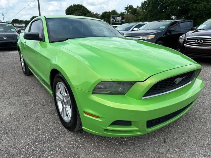 2013 Ford Mustang Base photo 1