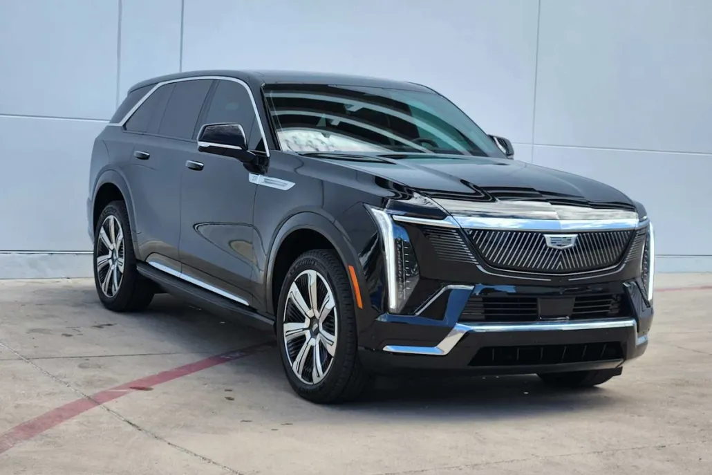 2025 Cadillac Escalade IQ Luxury photo 1