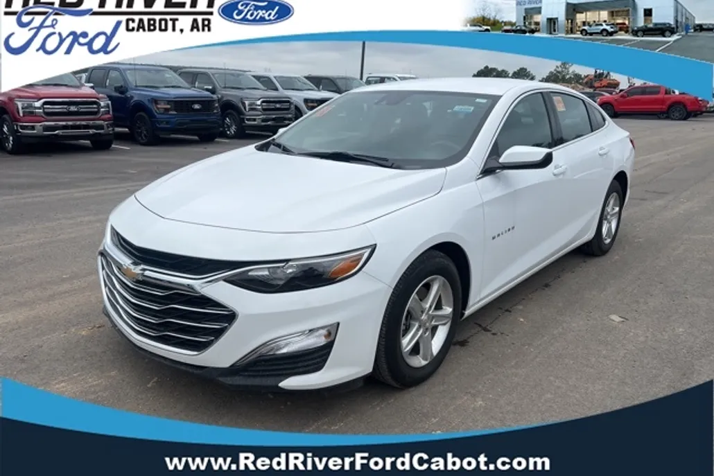 2024 Chevrolet Malibu LS photo 1