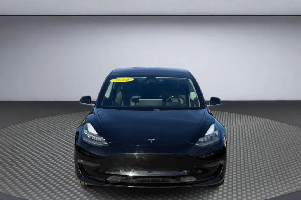 2018 Tesla Model 3 Long Range photo 1