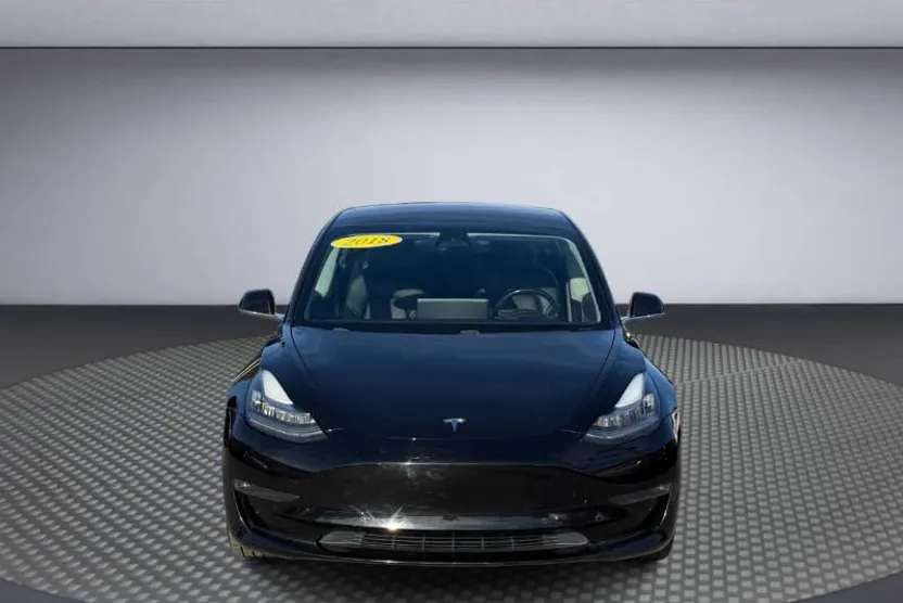 2018 Tesla Model 3 Long Range photo 1